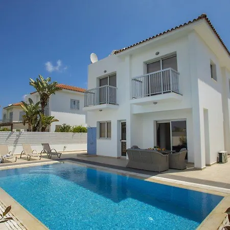 Rent This 5 Star 2 Minutes From The Beach 20