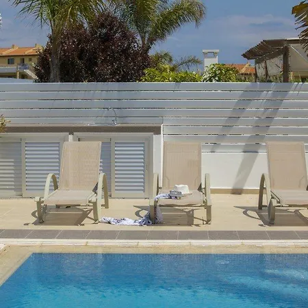 Rent This 5 Star 2 Minutes From The Beach 20