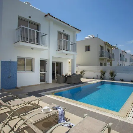 Rent This 5 Star 2 Minutes From The Beach 20