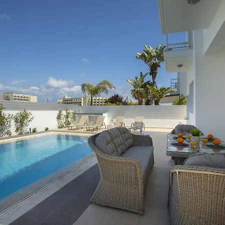 Rent This 5 Star 2 Minutes From The Beach 20