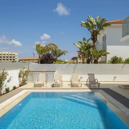 Rent This 5 Star 2 Minutes From The Beach 20